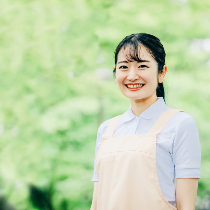 笑顔の保育士